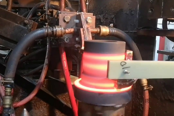 高频淬火机设备多数用于工业金属零件表面淬火