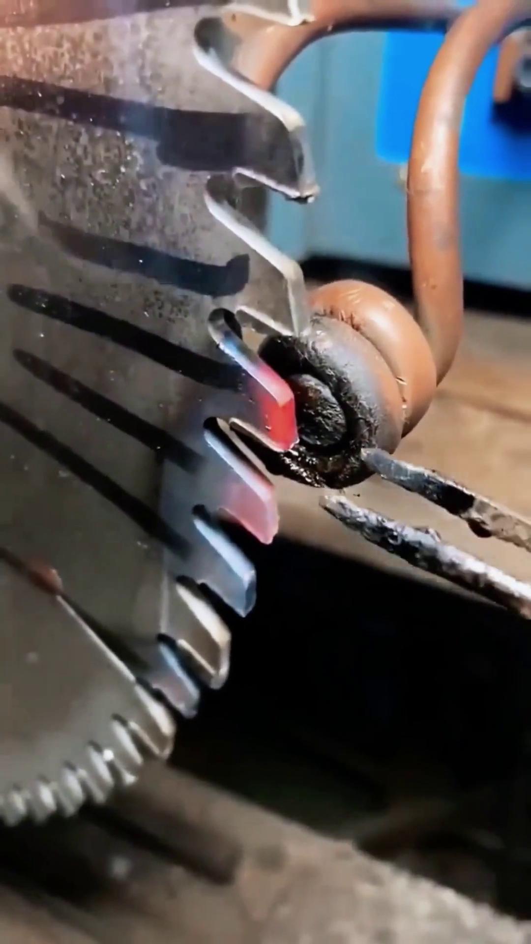 钻头锯齿合金焊接常见了，这个发一个用4155mg娱乐热拆锯齿刀头合金
